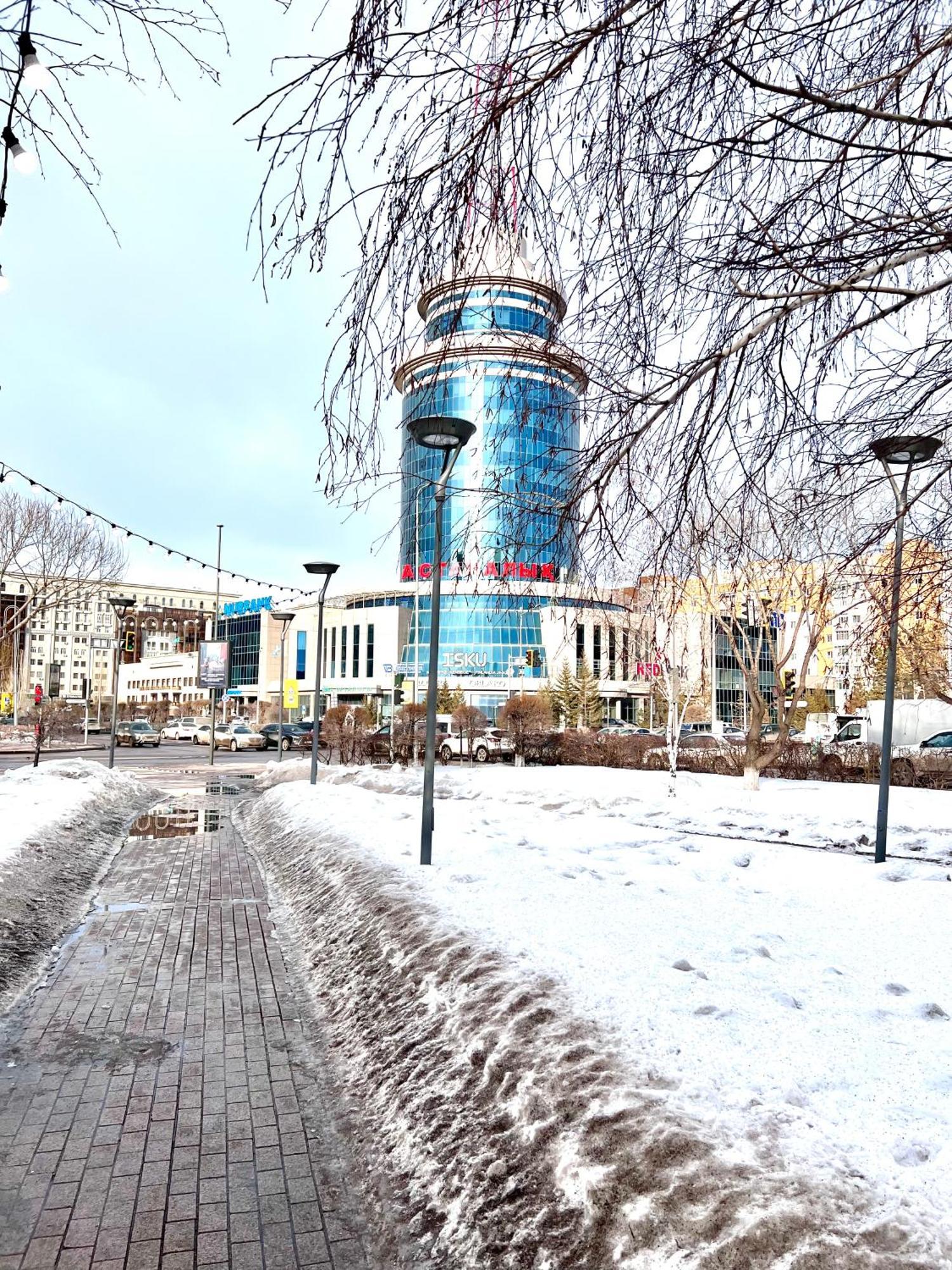 7 Очень Теплая Возле Байтерека Квартира Для 1-4 Человек 아스타나 외부 사진